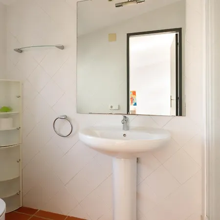 Hébergement de vacances Lets Holidays Cozy House In The Center Of Town *