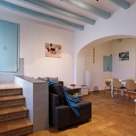 Lets Holidays Cozy House In The Center Of Town Hébergement de vacances